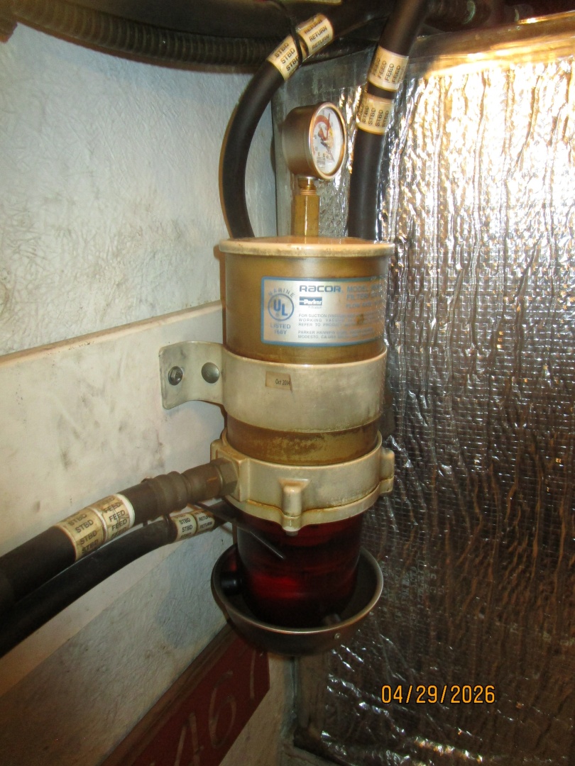 Cruisers Yachts-4450 2000-Bay Dreamer II Guntersville-Alabama-United States-44 Cruisers starboard Racor fuel filter-6075666 | Thumbnail