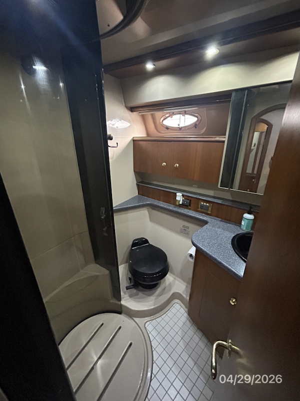 Cruisers Yachts-4450 2000-Bay Dreamer II Guntersville-Alabama-United States-44 Cruisers guest head-shower-6075637