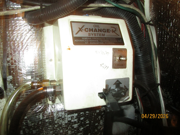 Cruisers Yachts-4450 2000-Bay Dreamer II Guntersville-Alabama-United States-44 Cruisers oil change system-6075649