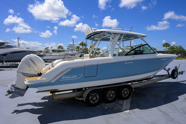 Boston Whaler-32 Vantage 2023-Veronica Stuart-Florida-United States-6075939