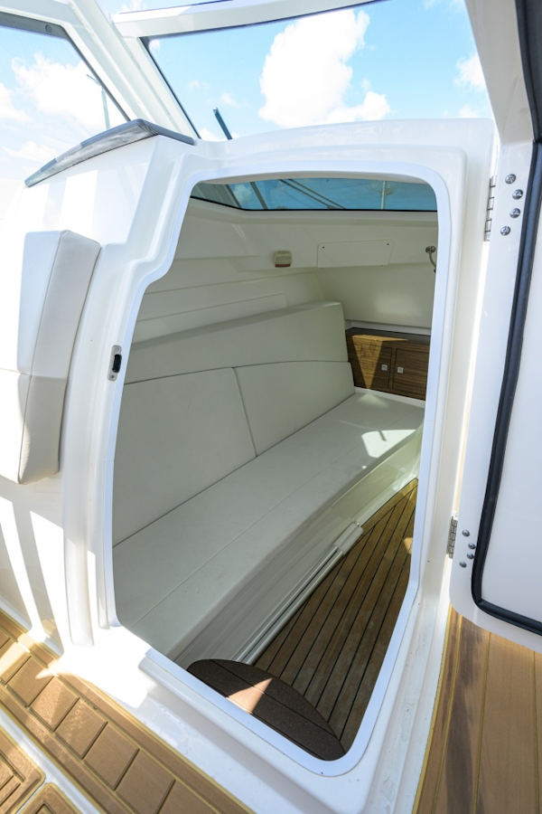 Boston Whaler-32 Vantage 2023-Veronica Stuart-Florida-United States-6075974