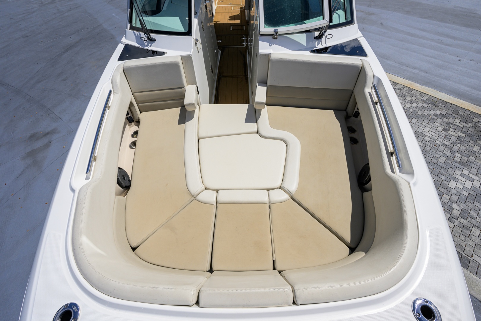 Boston Whaler-32 Vantage 2023-Veronica Stuart-Florida-United States-6075987 | Thumbnail