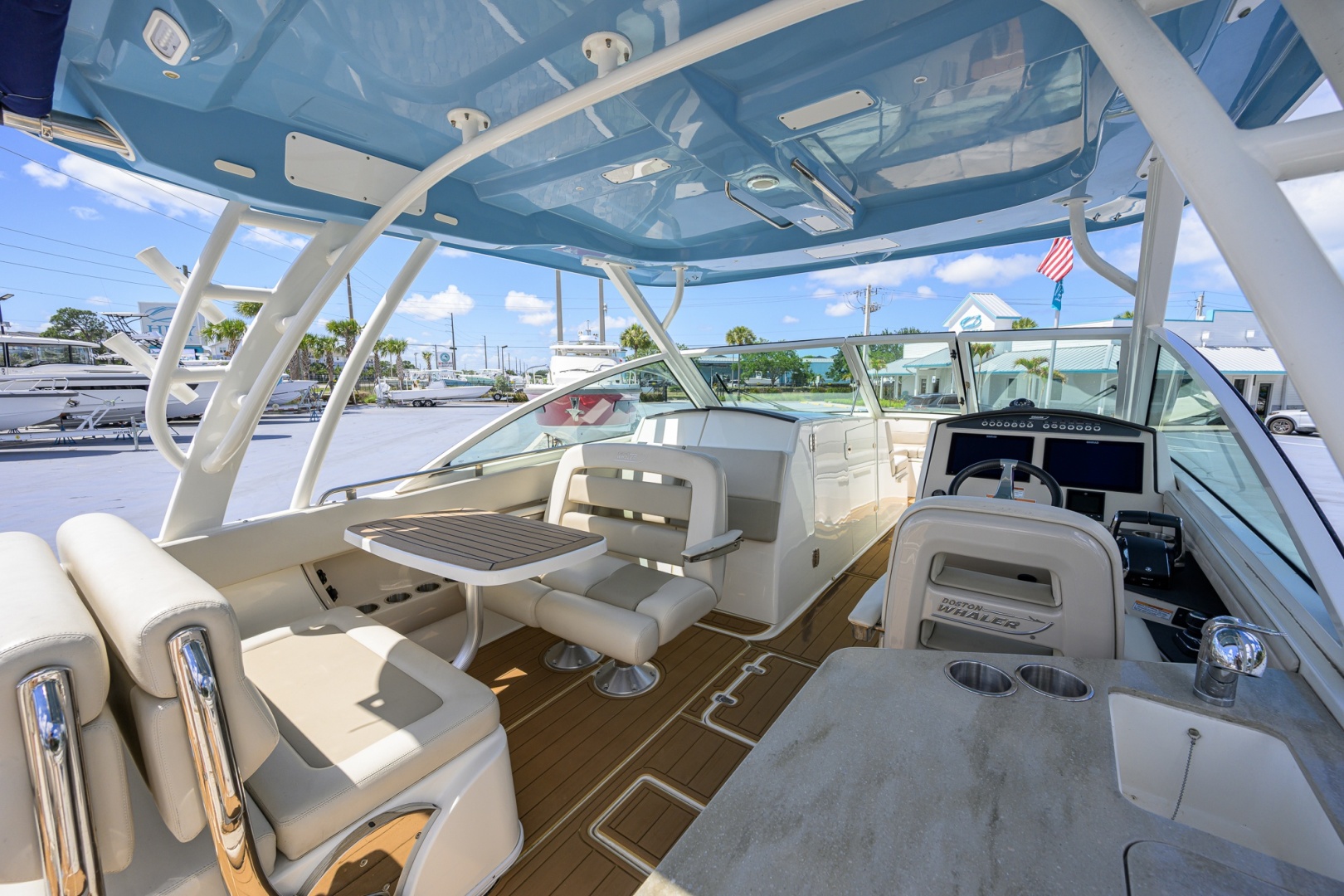 Boston Whaler-32 Vantage 2023-Veronica Stuart-Florida-United States-6075966 | Thumbnail