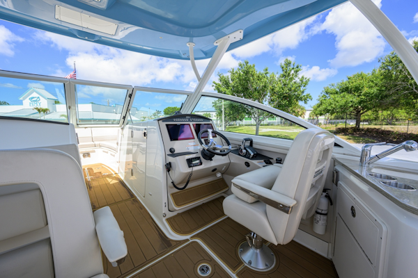 Boston Whaler-32 Vantage 2023-Veronica Stuart-Florida-United States-6075970