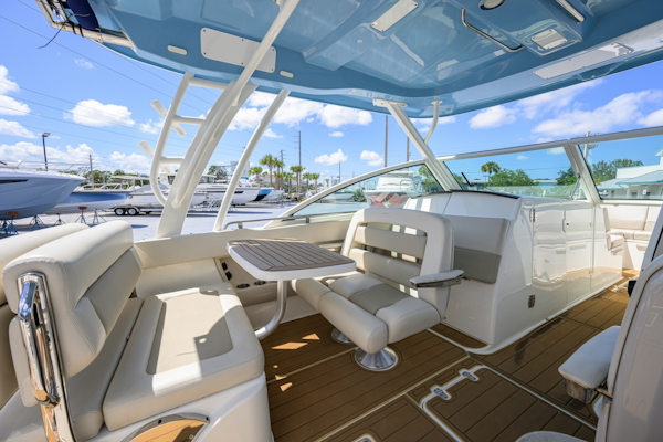 Boston Whaler-32 Vantage 2023-Veronica Stuart-Florida-United States-6075967