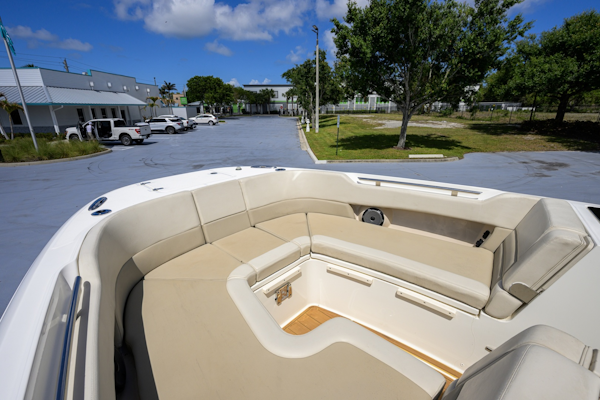Boston Whaler-32 Vantage 2023-Veronica Stuart-Florida-United States-6075983