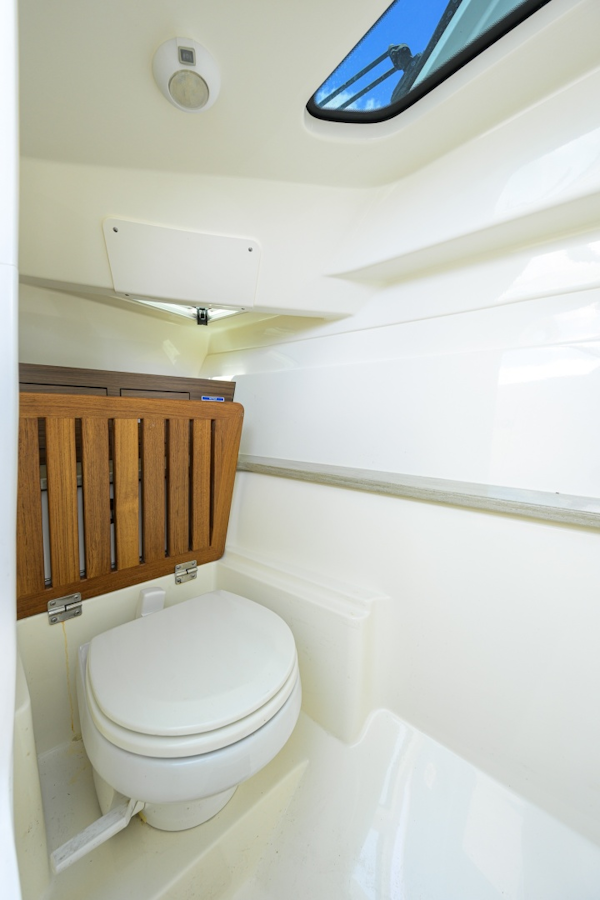 Boston Whaler-32 Vantage 2023-Veronica Stuart-Florida-United States-6075979