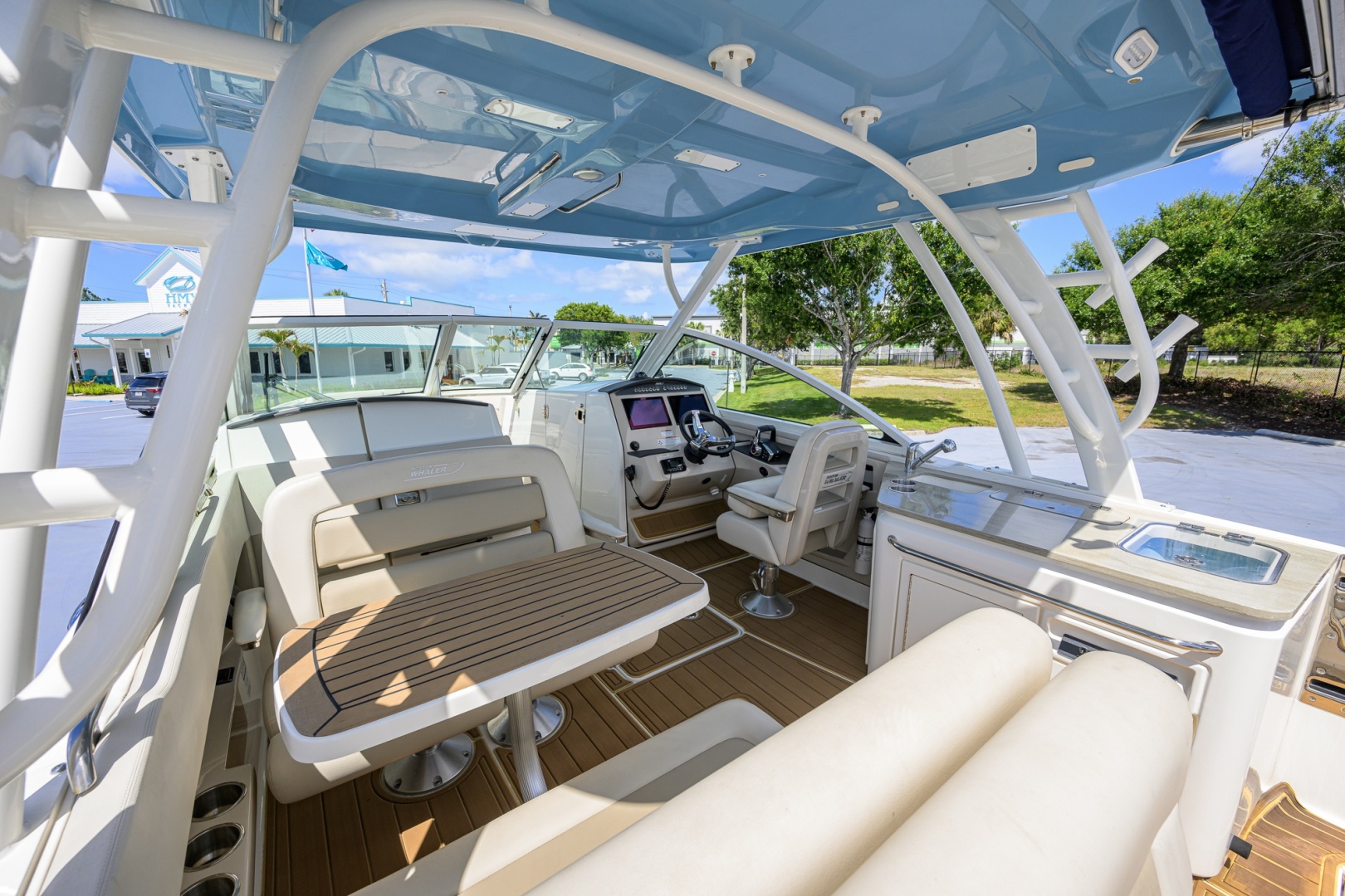 Boston Whaler-32 Vantage 2023-Veronica Stuart-Florida-United States-6075968 | Thumbnail