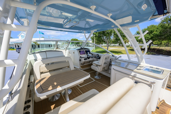 Boston Whaler-32 Vantage 2023-Veronica Stuart-Florida-United States-6075968