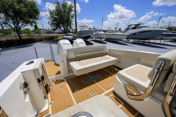 Boston Whaler-32 Vantage 2023-Veronica Stuart-Florida-United States-6075954