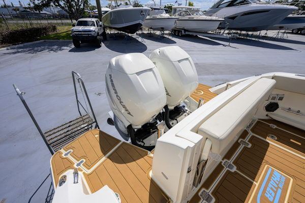 Boston Whaler-32 Vantage 2023-Veronica Stuart-Florida-United States-6075990