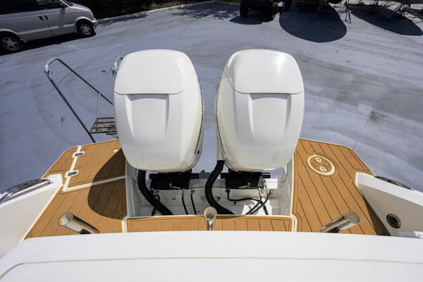 Boston Whaler-32 Vantage 2023-Veronica Stuart-Florida-United States-6075991