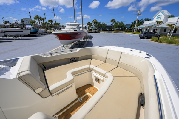 Boston Whaler-32 Vantage 2023-Veronica Stuart-Florida-United States-6075982
