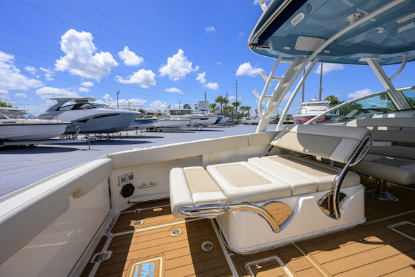 Boston Whaler-32 Vantage 2023-Veronica Stuart-Florida-United States-6075959