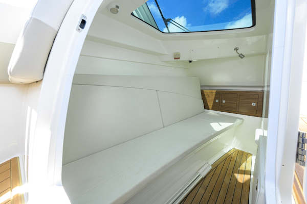 Boston Whaler-32 Vantage 2023-Veronica Stuart-Florida-United States-6075975
