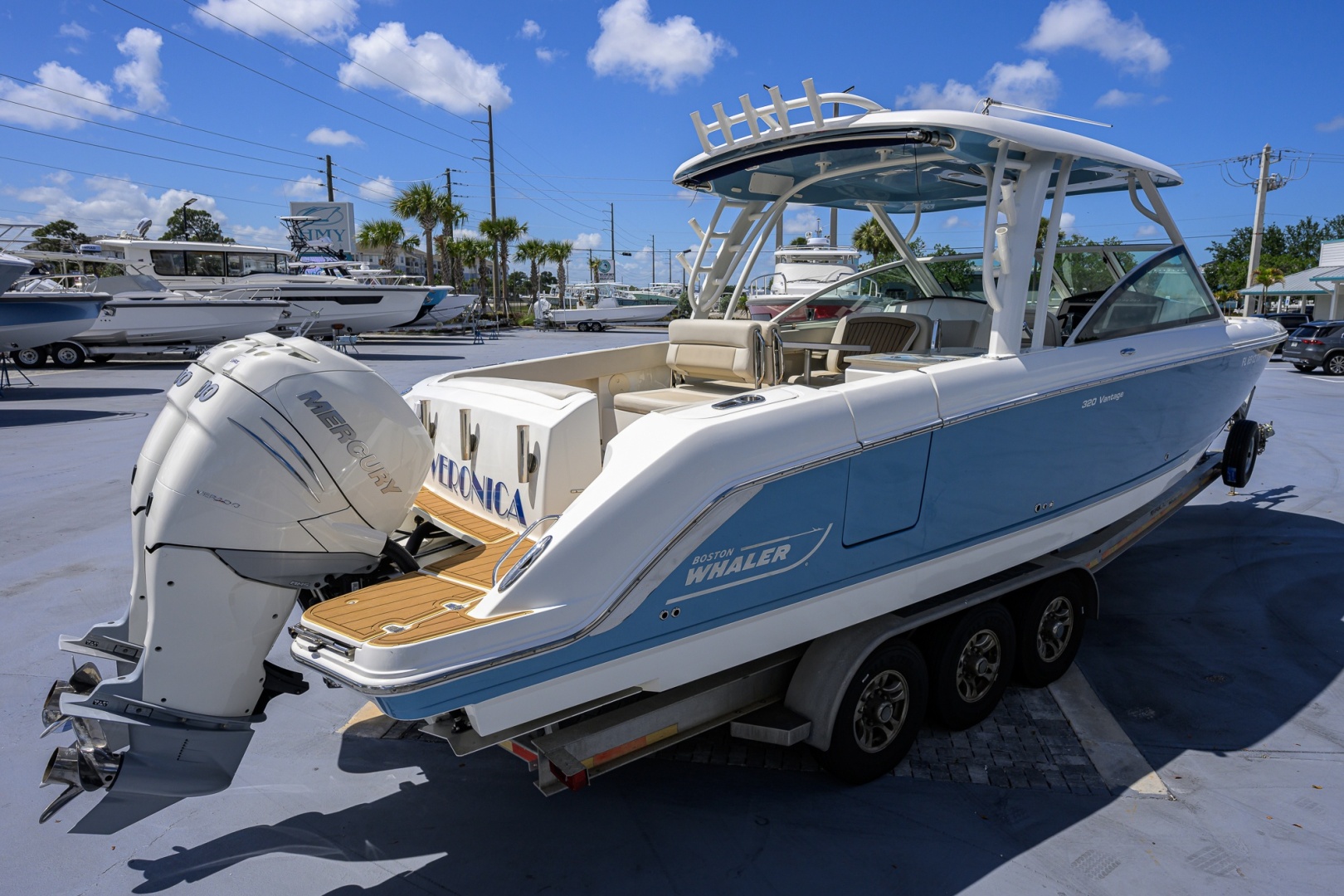Boston Whaler-32 Vantage 2023-Veronica Stuart-Florida-United States-6075938 | Thumbnail