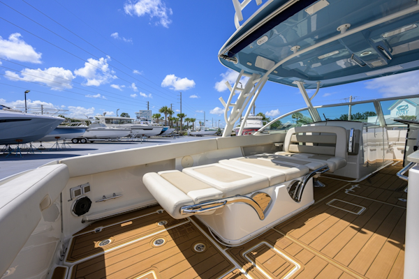 Boston Whaler-32 Vantage 2023-Veronica Stuart-Florida-United States-6075960