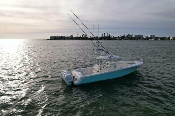 SeaVee-390 2013 -Saint Petersburg-Florida-United States-6075895