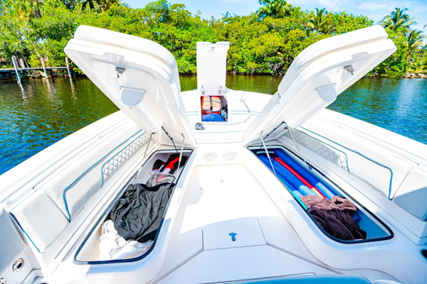 Intrepid-327 2018-T/T Next Chapter Fort Lauderdale-Florida-United States-6076358