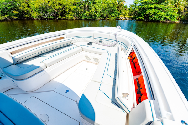 Intrepid-327 2018-T/T Next Chapter Fort Lauderdale-Florida-United States-6076357