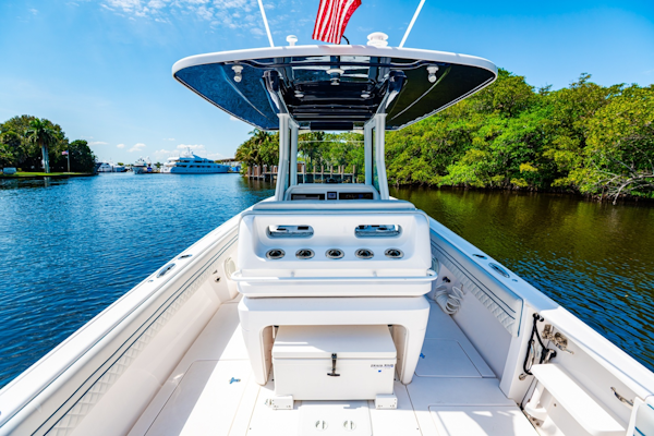 Intrepid-327 2018-T/T Next Chapter Fort Lauderdale-Florida-United States-6076370