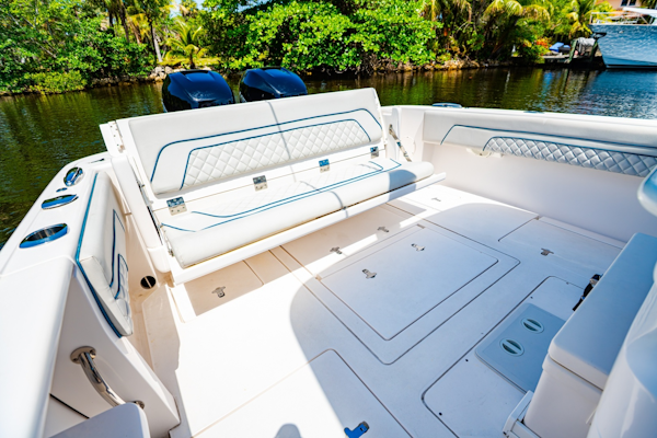 Intrepid-327 2018-T/T Next Chapter Fort Lauderdale-Florida-United States-6076371