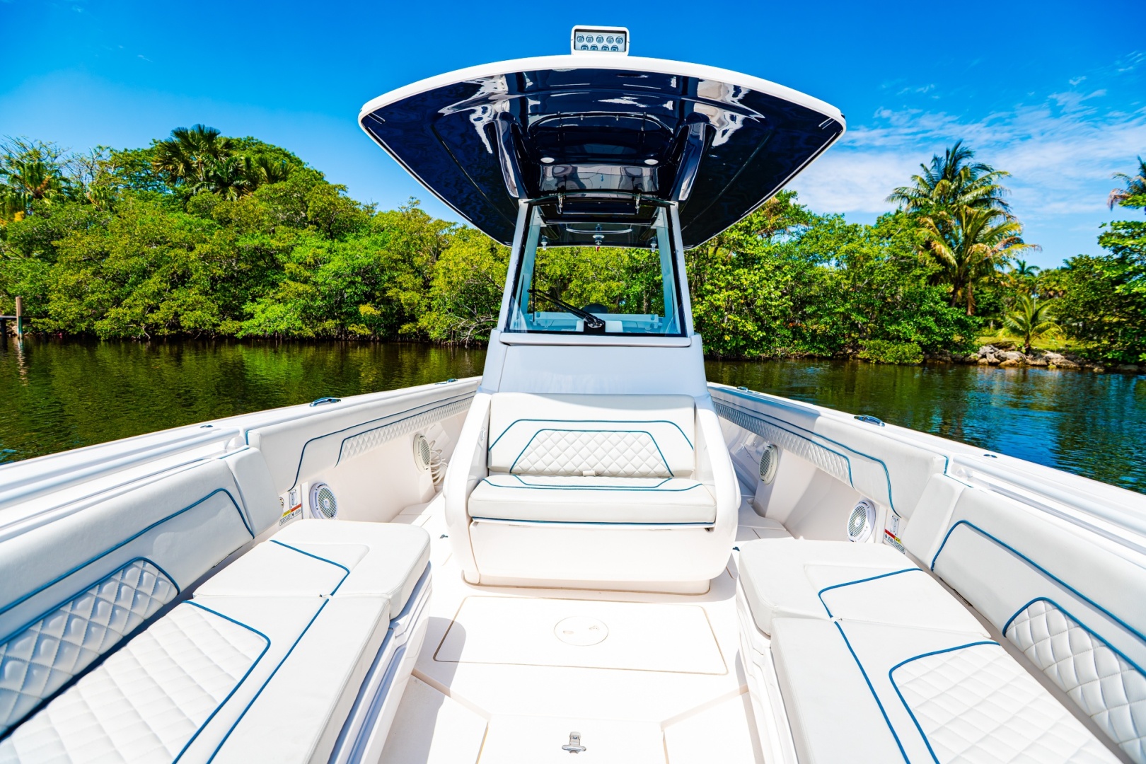 Intrepid-327 2018-T/T Next Chapter Fort Lauderdale-Florida-United States-6076353 | Thumbnail