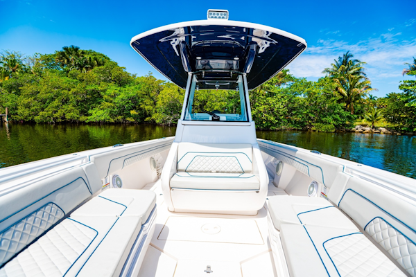 Intrepid-327 2018-T/T Next Chapter Fort Lauderdale-Florida-United States-6076353