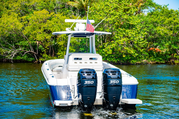 Intrepid-327 2018-T/T Next Chapter Fort Lauderdale-Florida-United States-6076343