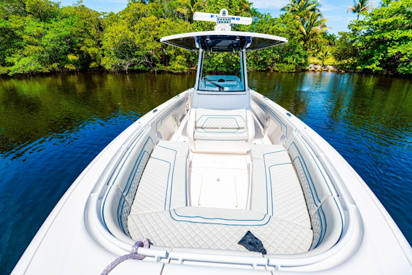 Intrepid-327 2018-T/T Next Chapter Fort Lauderdale-Florida-United States-6076352