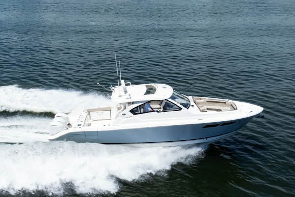 Pursuit-DC 365 2020-Irish Ayes North Palm Beach-Florida-United States-Pursuit 37  Irish Ayes  Running Profile-6076151