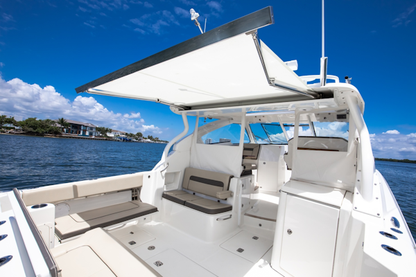 Pursuit-DC 365 2020-Irish Ayes North Palm Beach-Florida-United States-Pursuit 37  Irish Ayes  Cockpit Seating and Sunshade-6076177