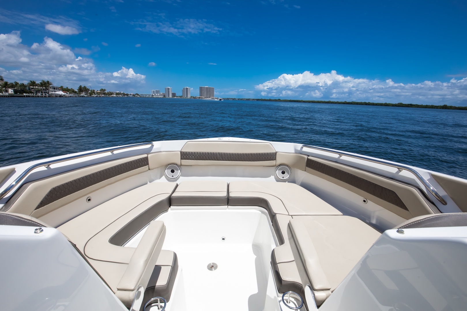 Pursuit-DC 365 2020-Irish Ayes North Palm Beach-Florida-United States-Pursuit 37  Irish Ayes  Bow Seating-6076162 | Thumbnail