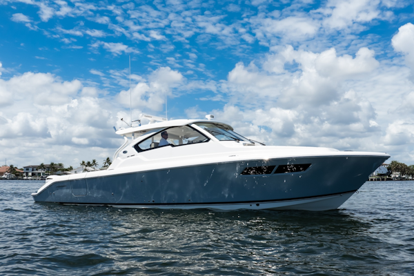 Pursuit-DC 365 2020-Irish Ayes North Palm Beach-Florida-United States-Pursuit 37  Irish Ayes  Profile-6076187