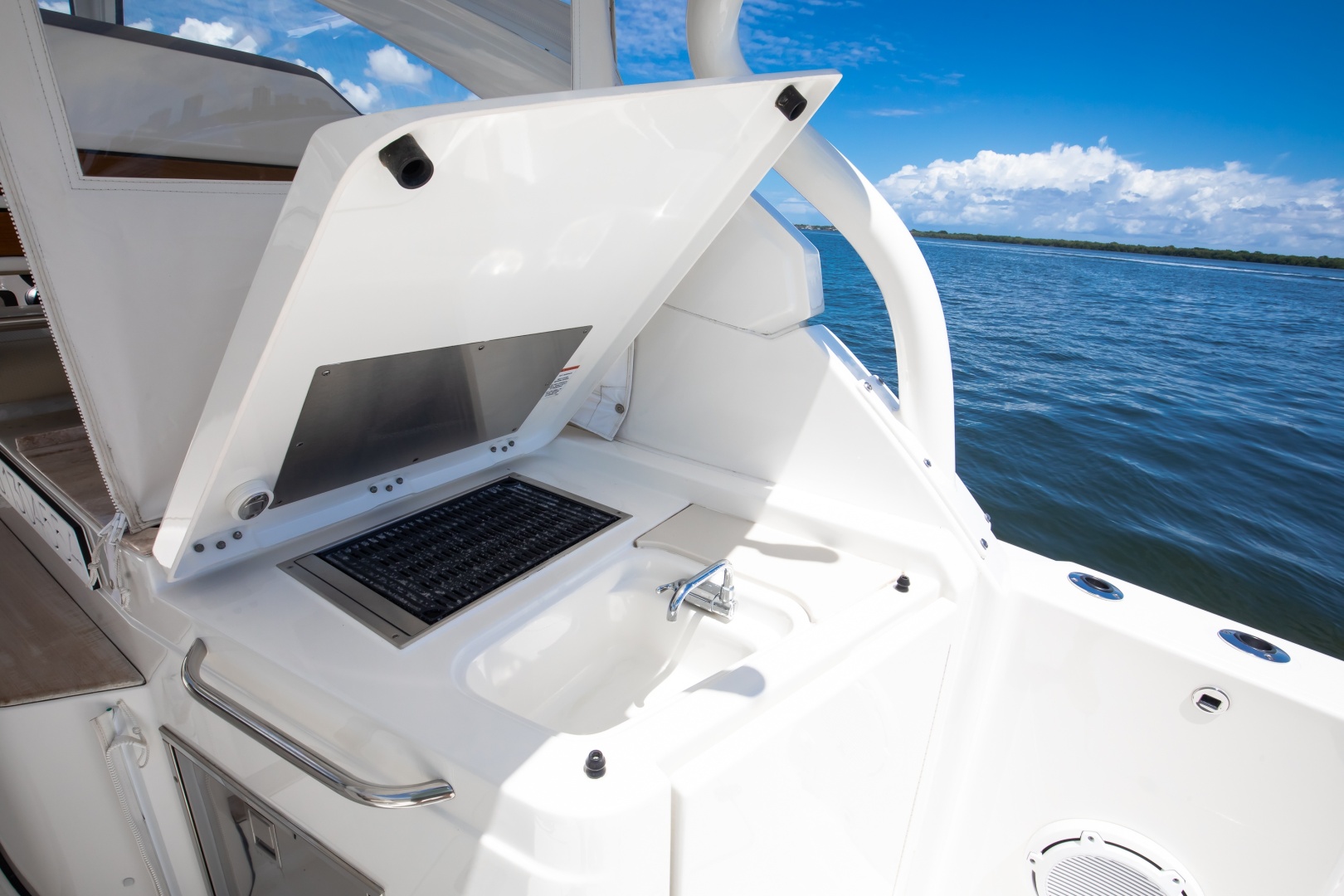 Pursuit-DC 365 2020-Irish Ayes North Palm Beach-Florida-United States-Pursuit 37  Irish Ayes  Cockpit, Grill and Sink-6076180 | Thumbnail