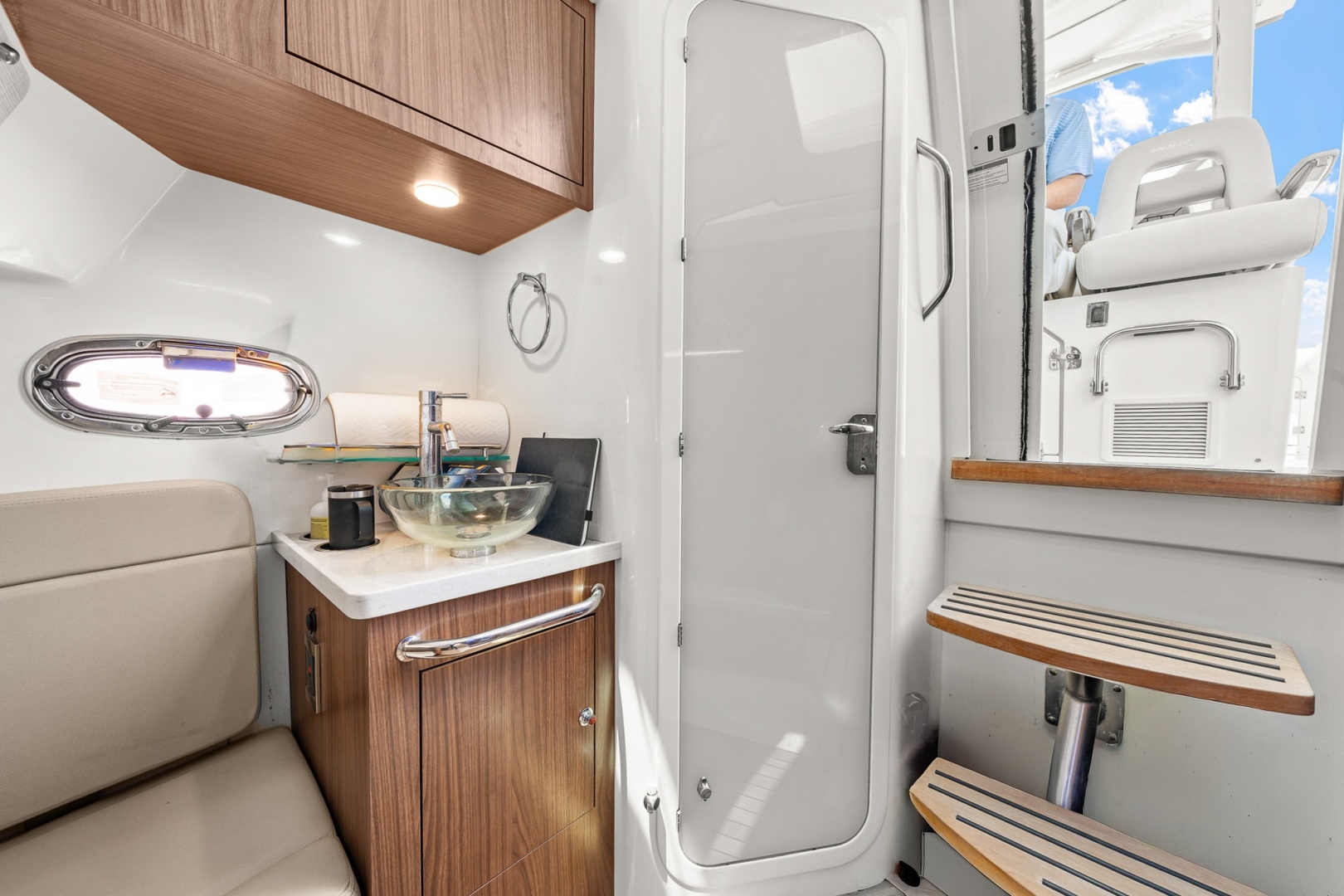 Boston Whaler-380 Outrage 2018-FELLOWSHIP Jupiter-Florida-United States-6076801 | Thumbnail