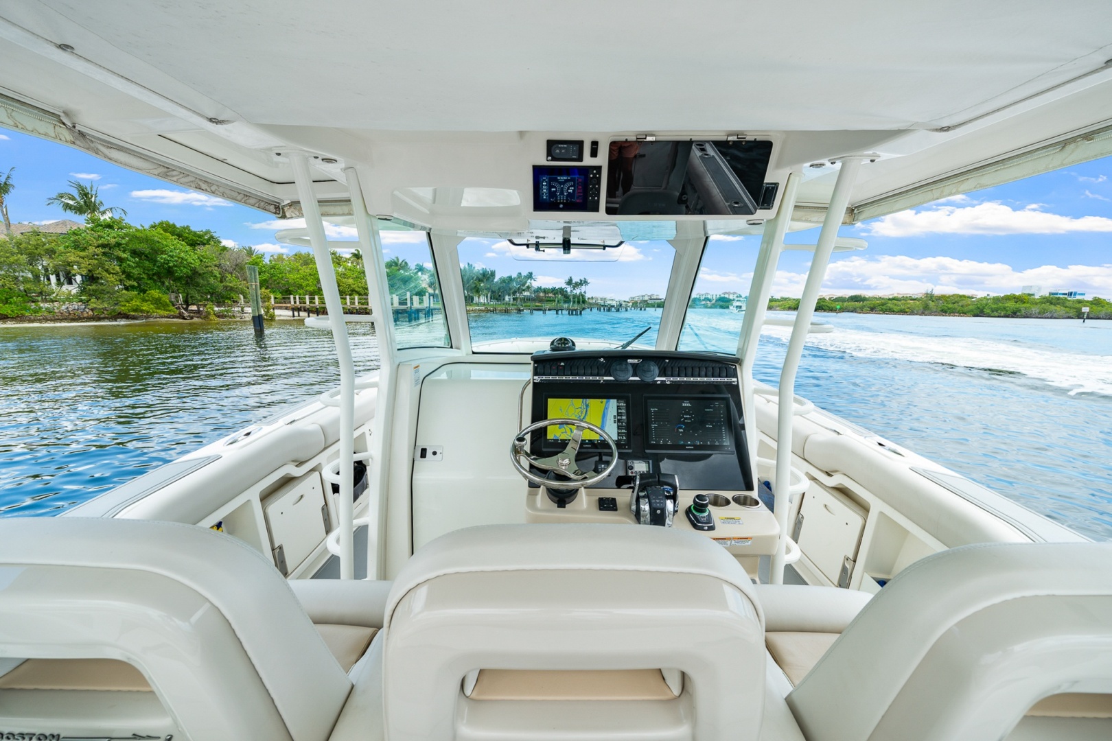 Boston Whaler-380 Outrage 2018-FELLOWSHIP Jupiter-Florida-United States-6076782 | Thumbnail