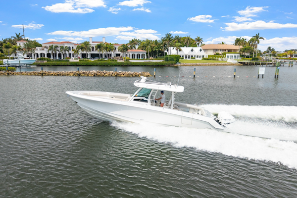 Boston Whaler-380 Outrage 2018-FELLOWSHIP Jupiter-Florida-United States-6076764