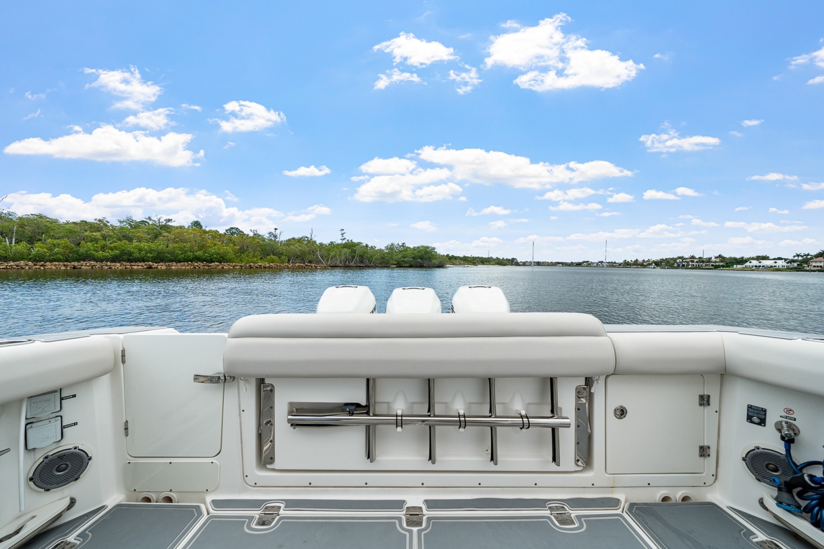Boston Whaler-380 Outrage 2018-FELLOWSHIP Jupiter-Florida-United States-6076793 | Thumbnail