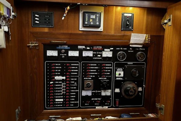 Novatec-50 Islander Cockpit 1996-Sea Rash Inn Merritt Island-Florida-United States-6142166