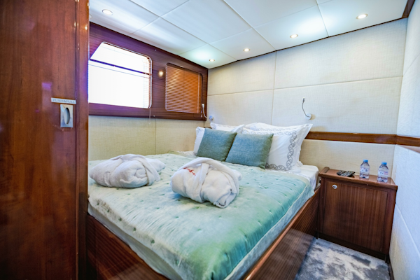 Feadship-Custom 1970-ALHAMBRA San Lorenzo al Mare-Italy-6080113