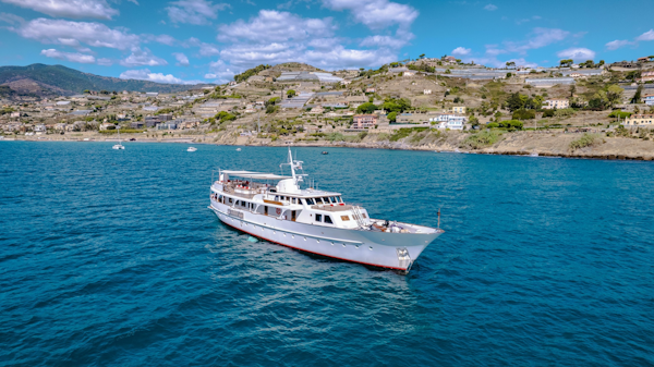Feadship-Custom 1970-ALHAMBRA San Lorenzo al Mare-Italy-6080095
