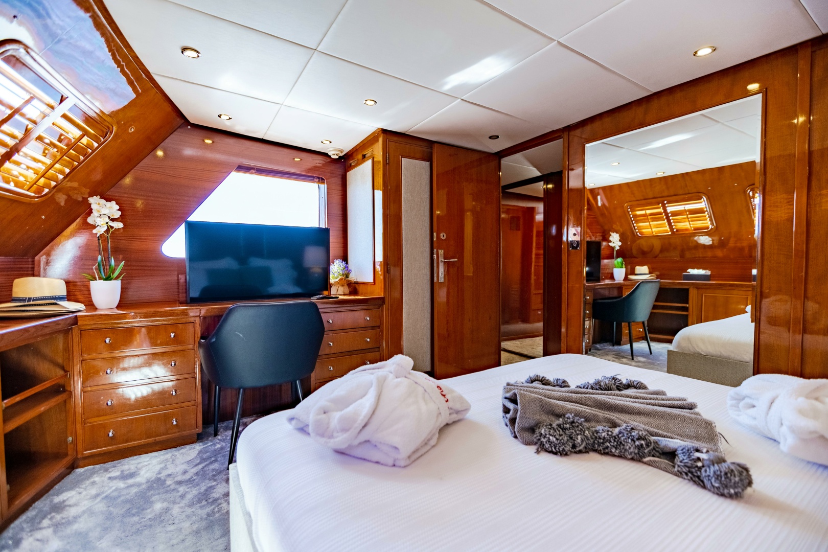Feadship-Custom 1970-ALHAMBRA San Lorenzo al Mare-Italy-6080110 | Thumbnail