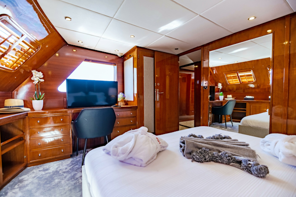 Feadship-Custom 1970-ALHAMBRA San Lorenzo al Mare-Italy-6080110