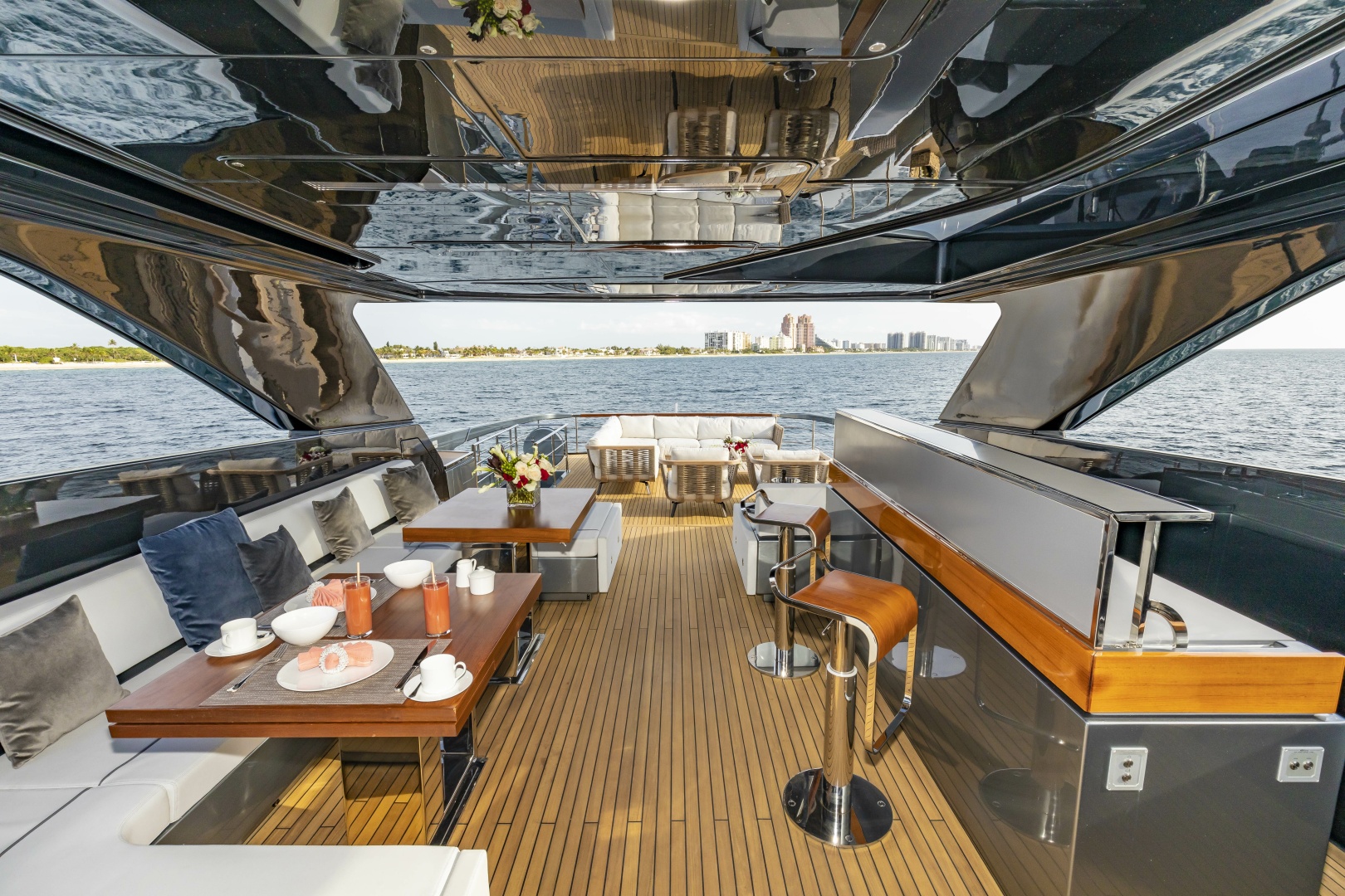 Riva-110 Dolce Vita 2020-NO SURRENDER Newport-Rhode Island-United States-6077723 | Thumbnail