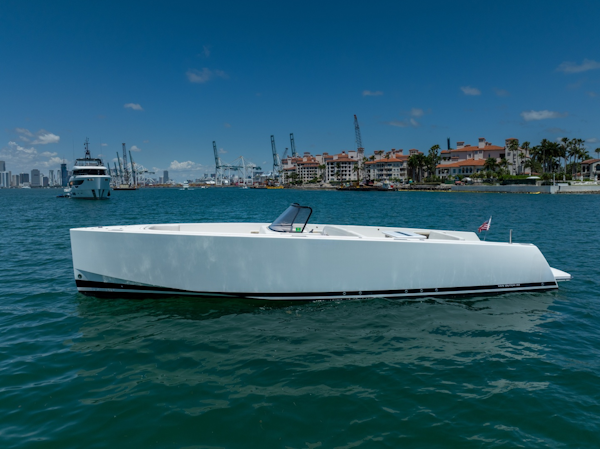 VanDutch-40 2014 -Fisher Island-Florida-United States-6077941