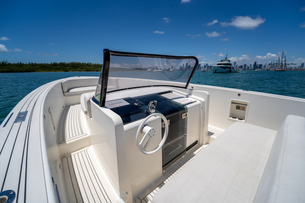 VanDutch-40 2014 -Fisher Island-Florida-United States-6077950