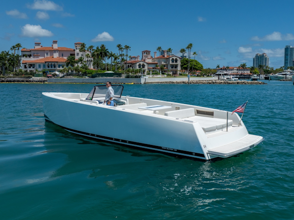 VanDutch-40 2014 -Fisher Island-Florida-United States-6077936