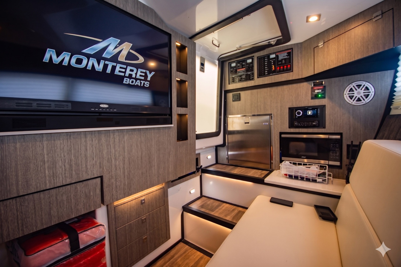 Monterey-385 SS 2022-Sweet Caroline Boca Raton-Florida-United States-6078439 | Thumbnail