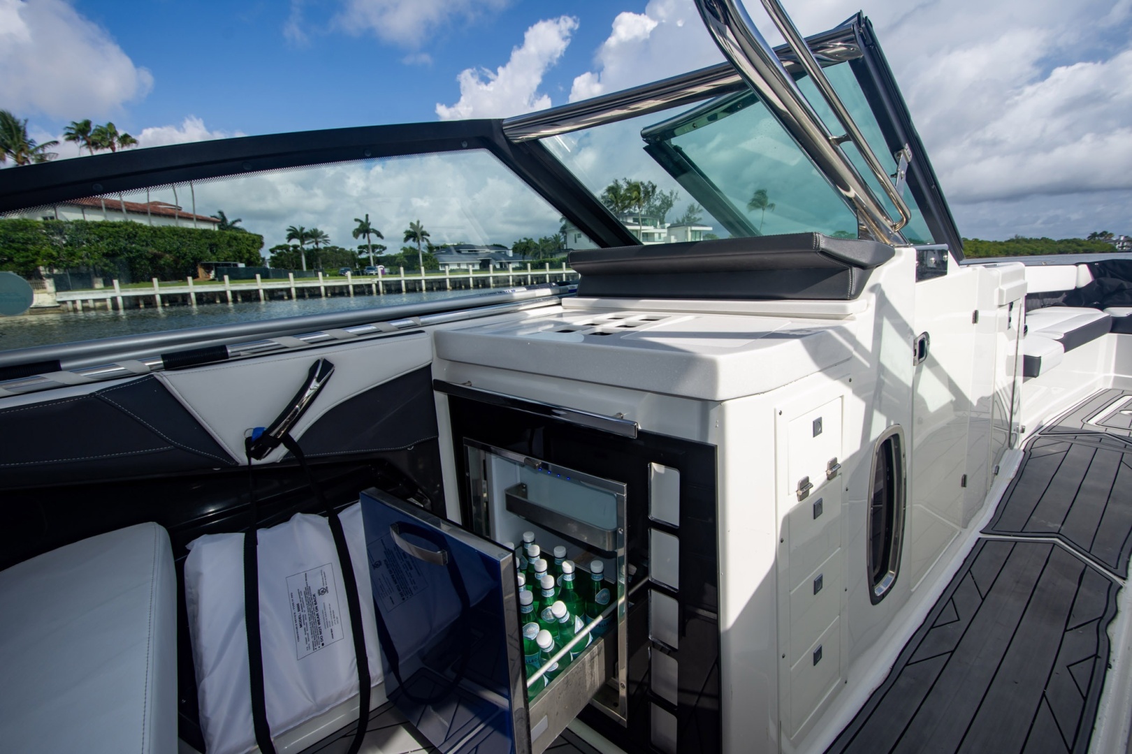 Monterey-385 SS 2022-Sweet Caroline Boca Raton-Florida-United States-6078464 | Thumbnail